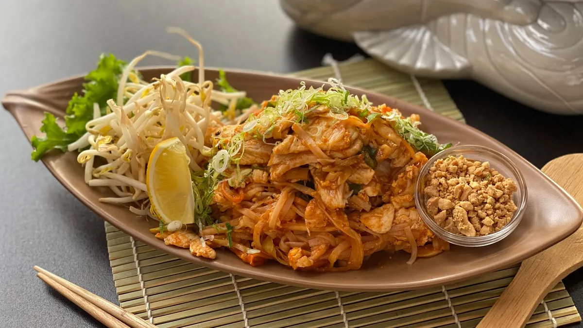Pad Thai csirkemellel
