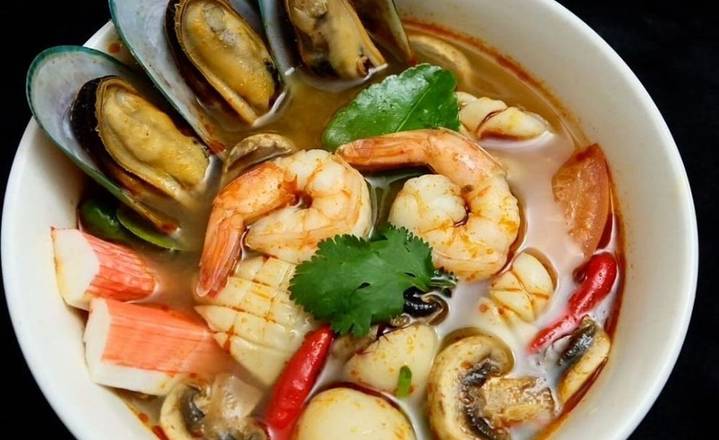 8. Tom Yum Large (Lemon Grass Soup)