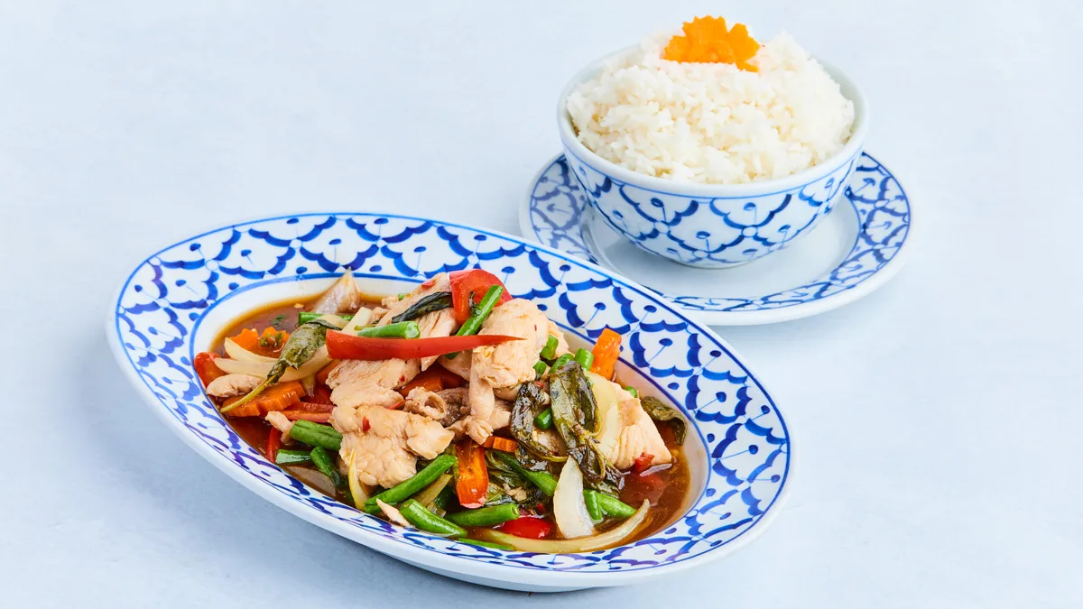 12. Pad Kraprao 🌶