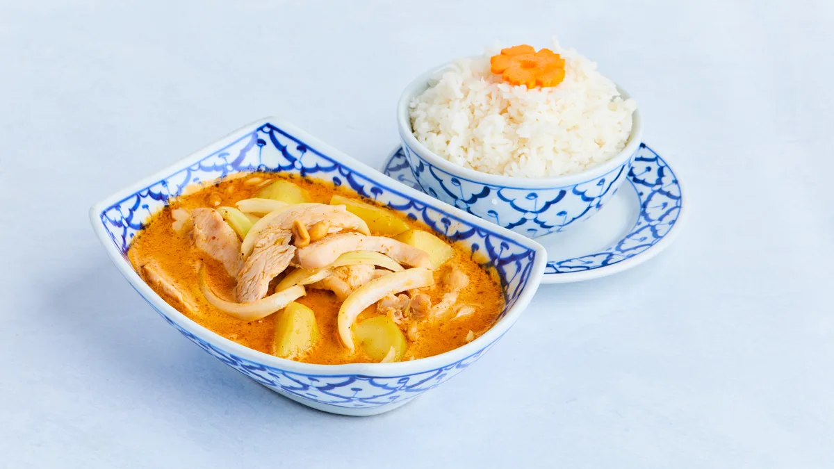 16. Keng Massaman