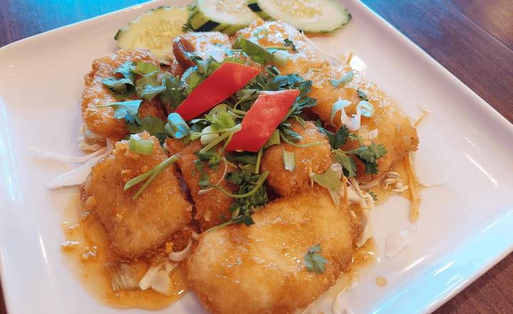 Crispy Fish With Garlic Sauce