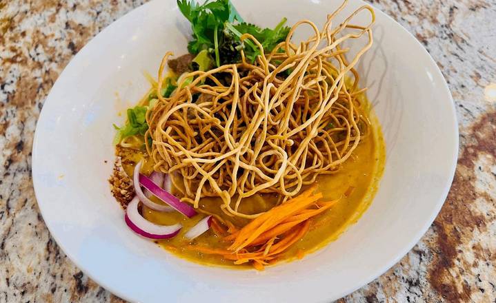 Khow Soi (Northern Style Curry Noodle)