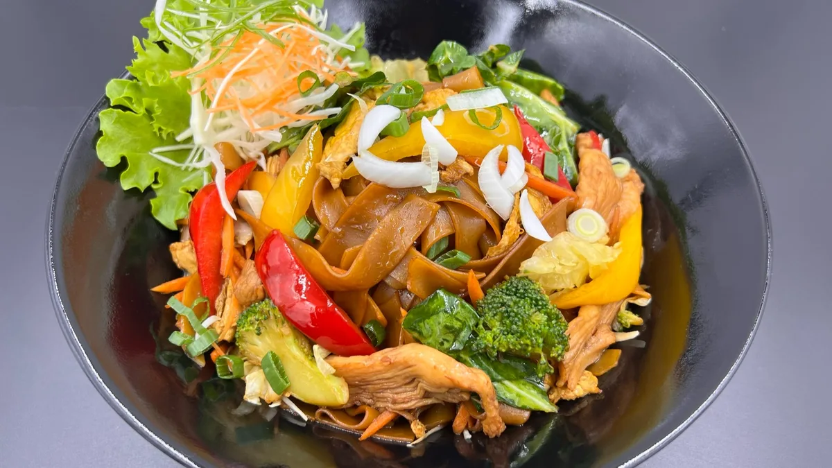 No.17. Phad Si-iuw