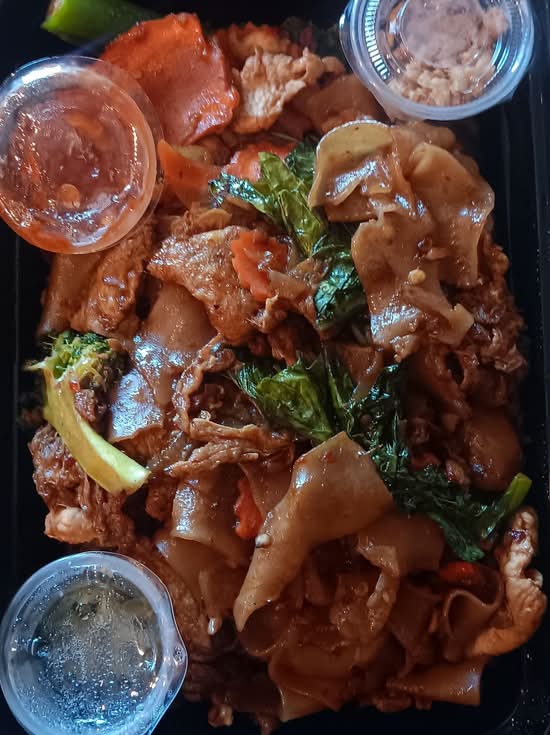 Pad See-Ewe Noodle