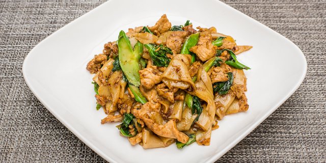 Pad Se Eew Noodle Tray
