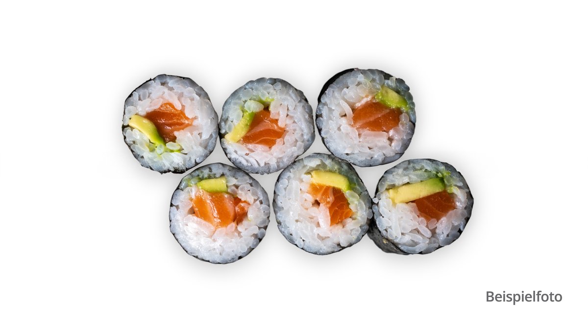 116. Salmon Avocado Maki