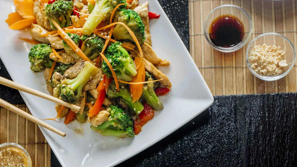 BROCOLLI PORK WITH RICE