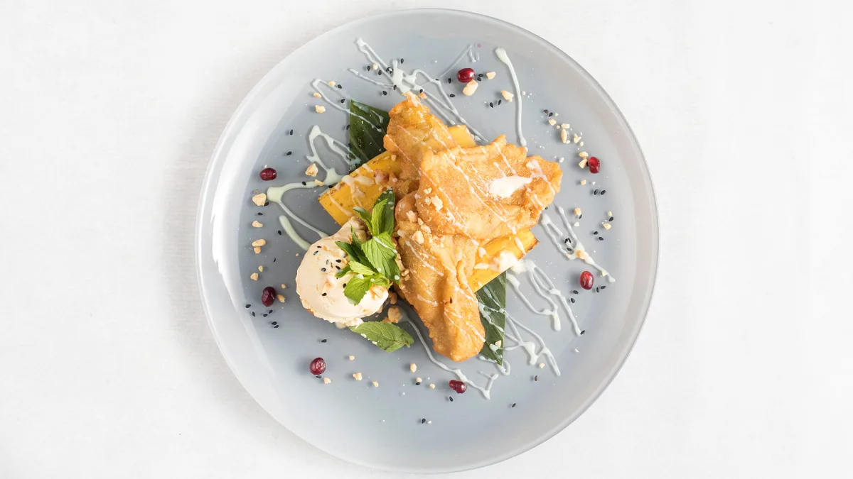 Fried Banana With Peanuts