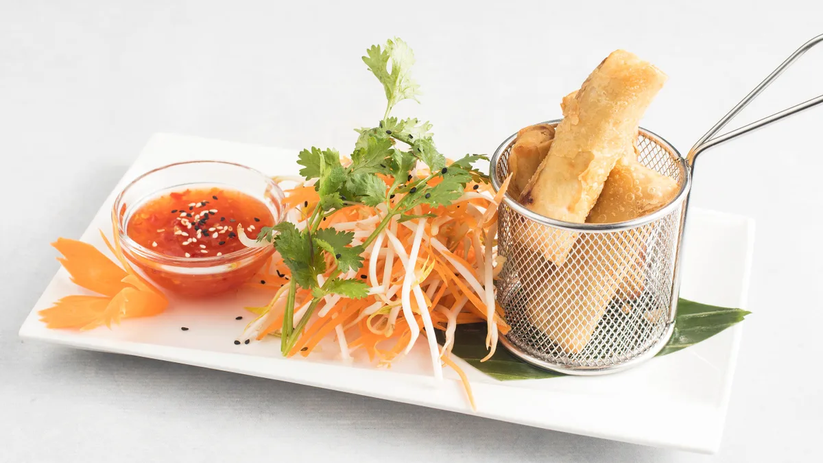 Thai Meat Rolls - 3 komada / 3 sosa