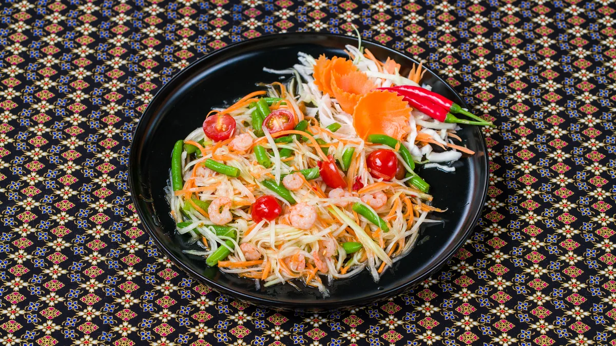 21. Papaya Salad 🌶️ - krevety