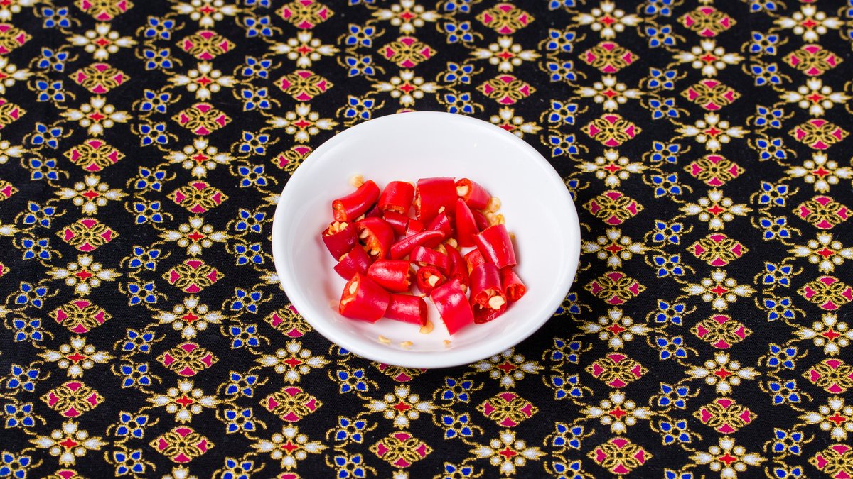 88. Čerstvé chili (v mističce)