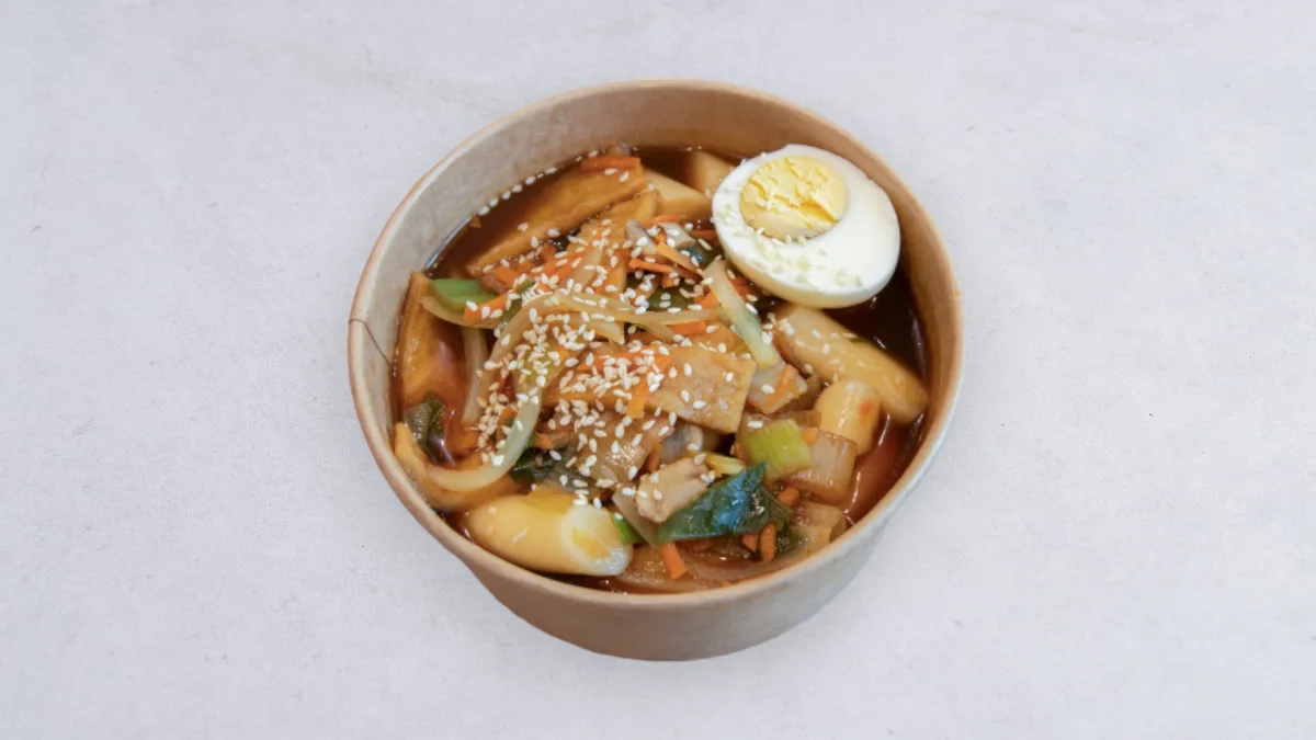 Tteokbokki łagodne w sosie sojowym