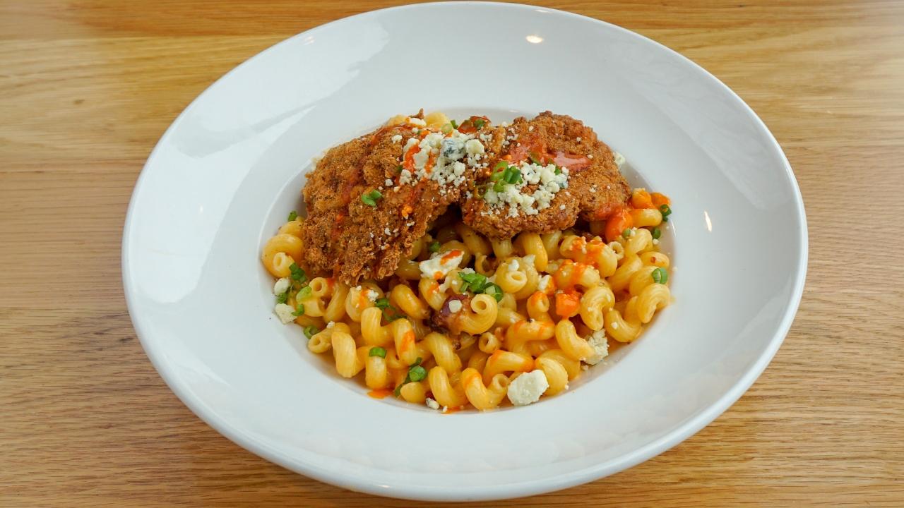 Buffalo Mac and Cheese