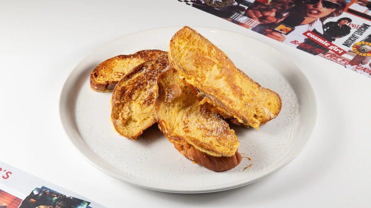 French Toast Τσουρέκι Ζάχαρη και Κανέλα