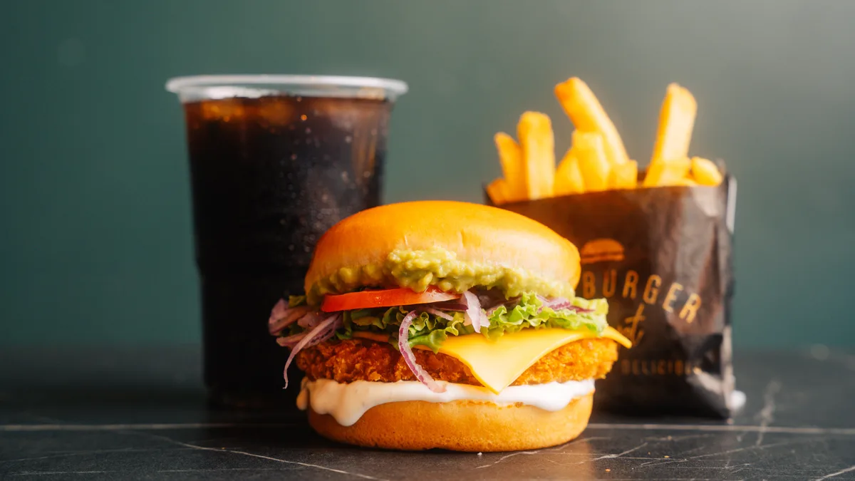 Guacamole Crunchy Chick Burger Combo
