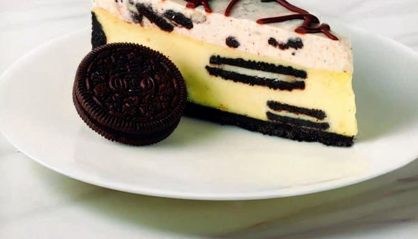 Oreo Cookies and Cream Cheesecake