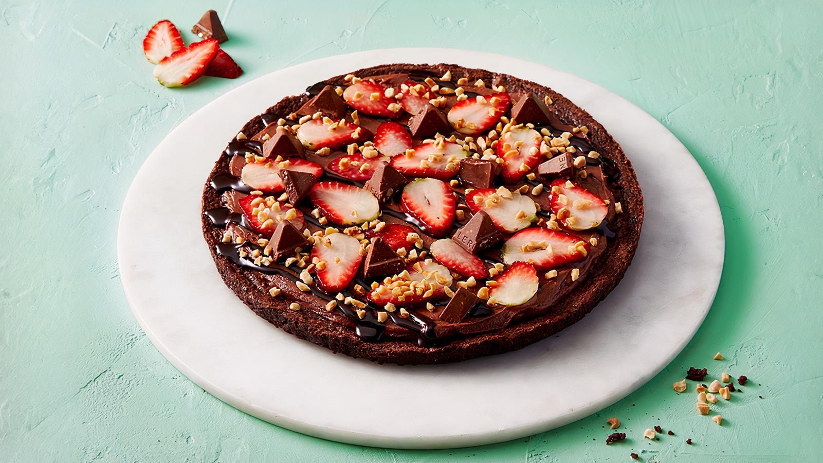 Choc Hazelnut and Strawberry Brownie Pizza (Full)