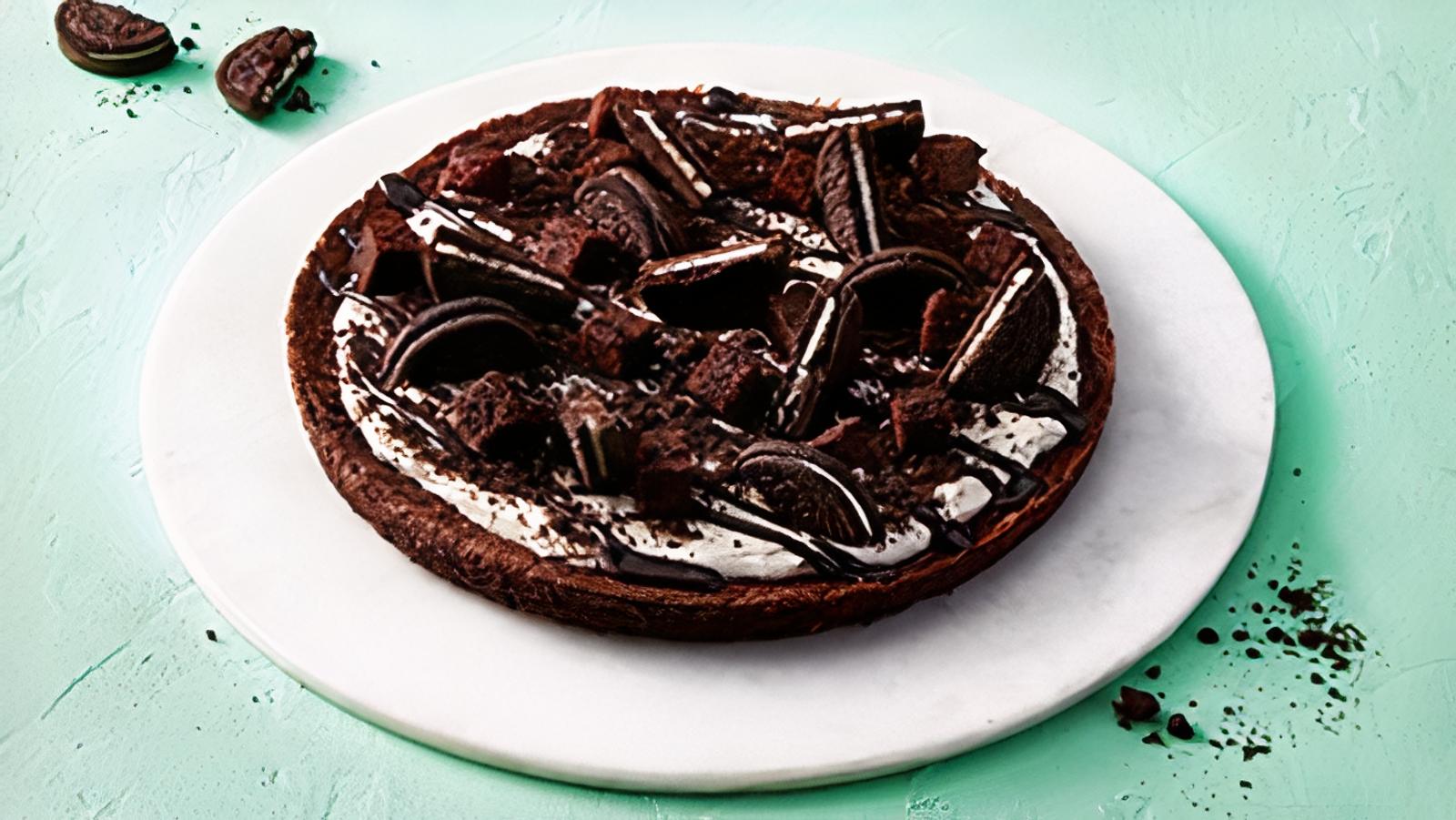 Cookies and Cream Brownie Pizza (Full)