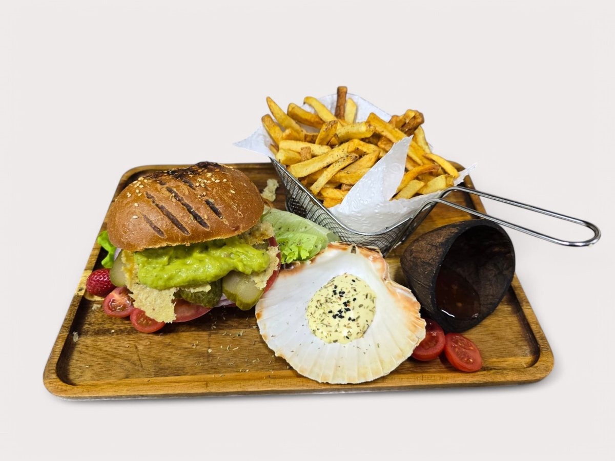 Guacamola Burger + French Fries + Coca Cola + Sos