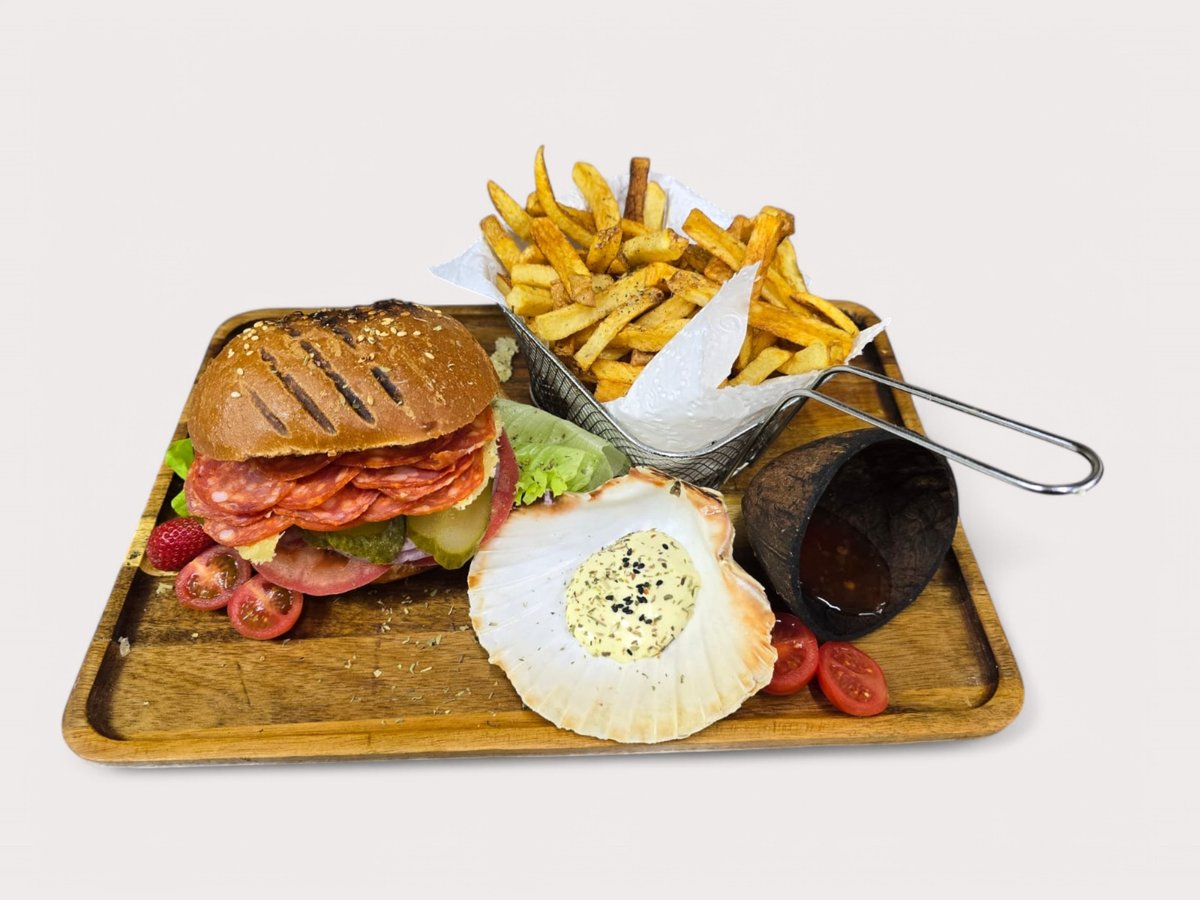 Spicy Burger + French Fries + Coca Cola + Sos