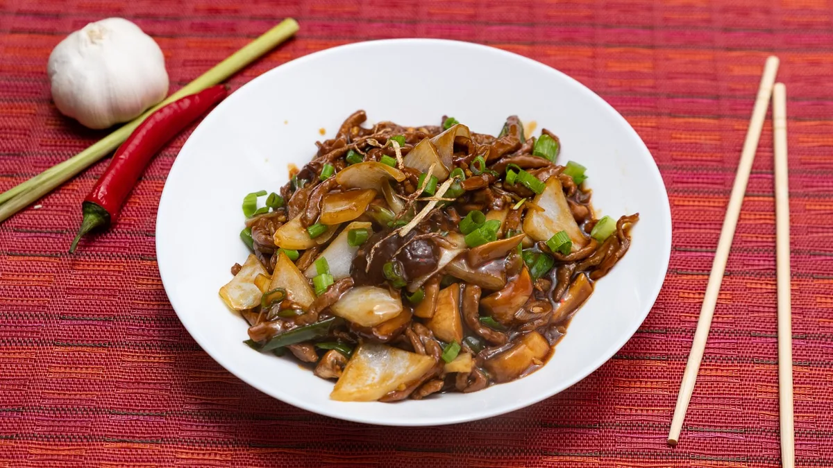 89. Beef With Ginger And Spring Onions