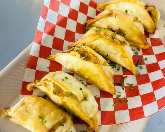 Chicken Fried Dumplings (치킨군만두) - 6 pcs