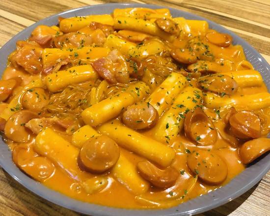 Rose Ricecake (로제떡볶이)