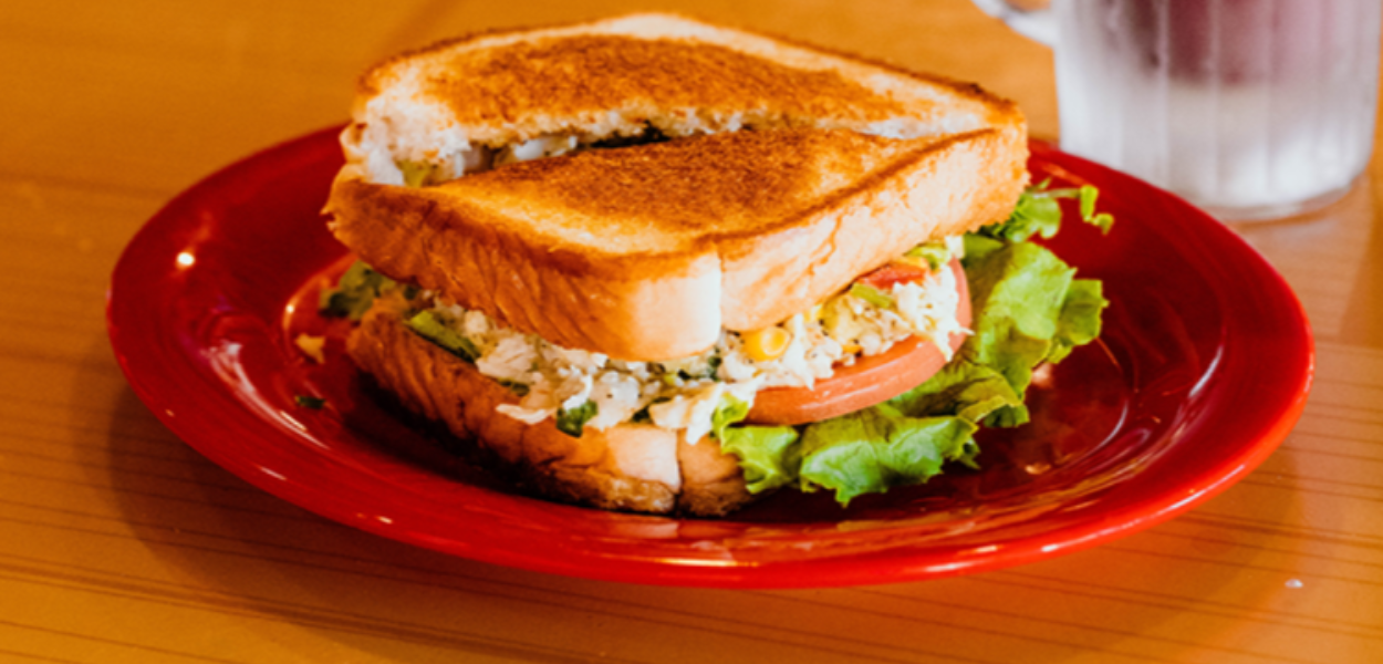 AVOCADO CHICKEN SALAD SANDWICH