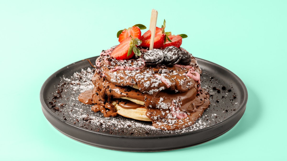 Oreo Strawberry Pancakes