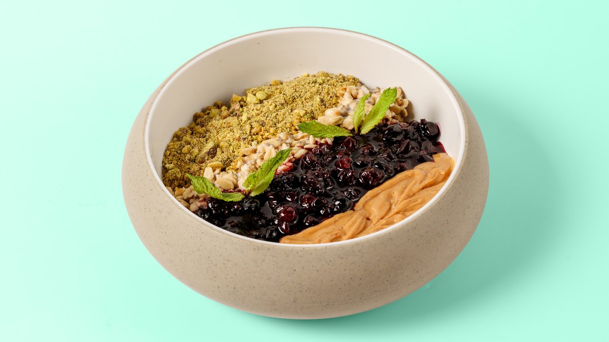 Overnight oats bowl