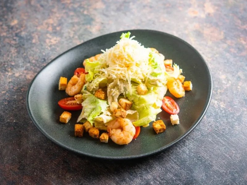 Caesari salat krevettidega