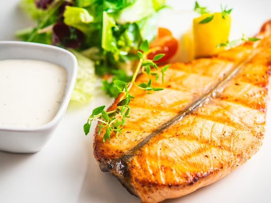 Grillitud lõhefilee kastmega