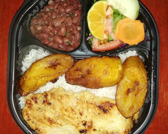 Almuerzo con Pollo a la Plancha