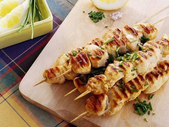 Pincho de Pollo y Acompañamientos
