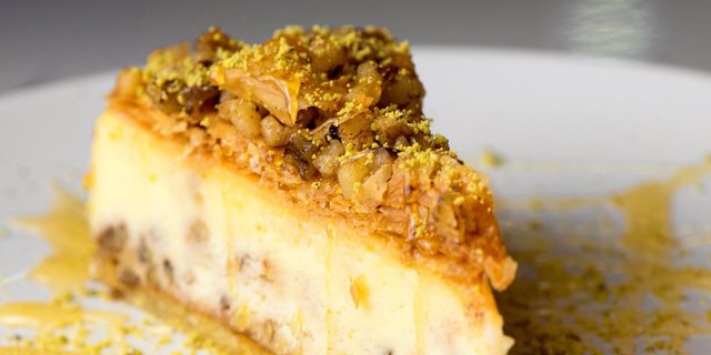 Single Baklava Cheesecake