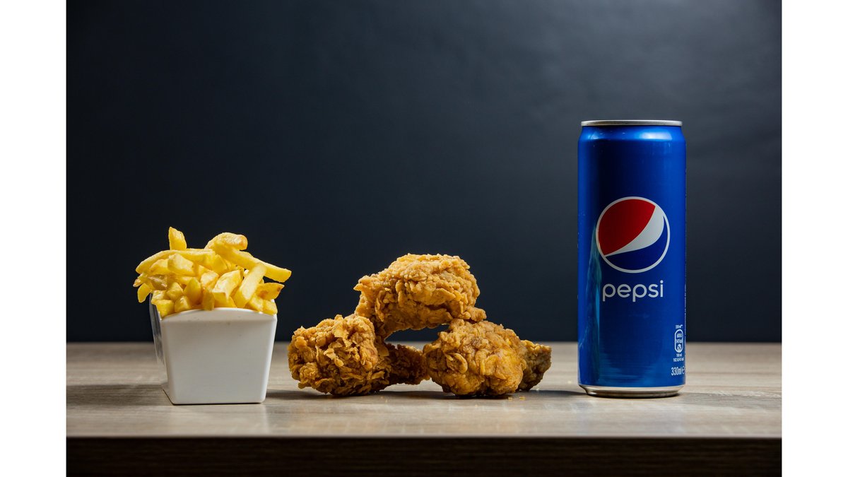 Hot wings and chips