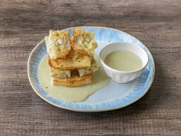 Gorgonzola Garlic Bread