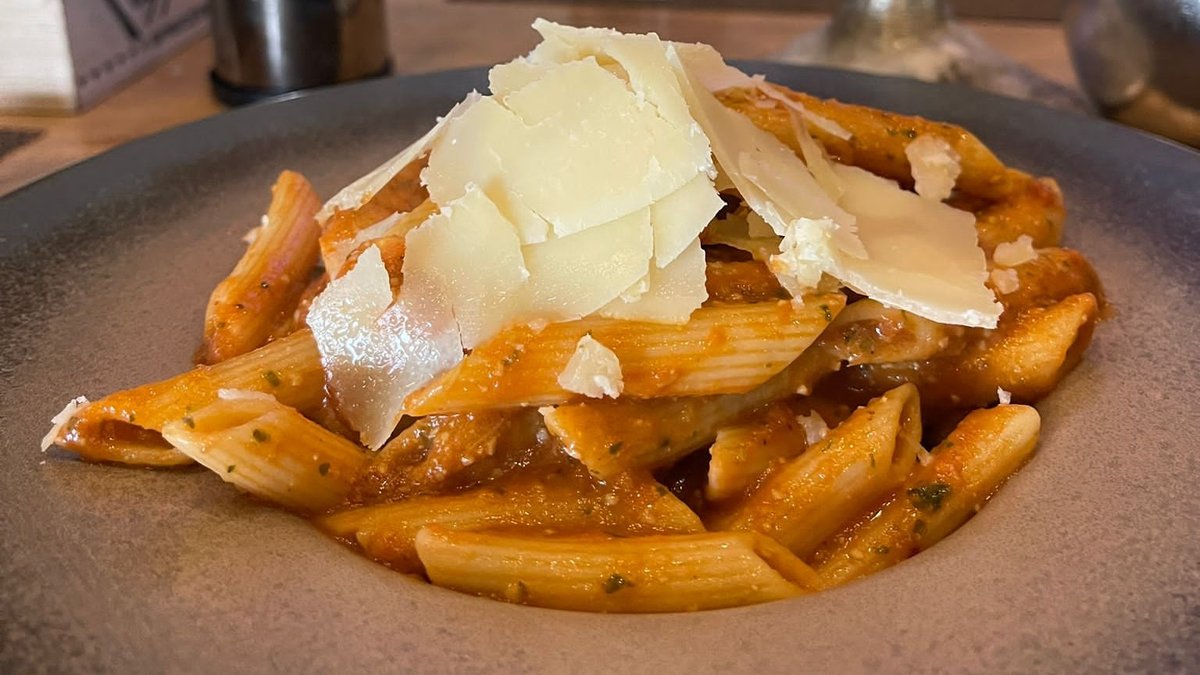 Spaghetti Pomodoro cu pui