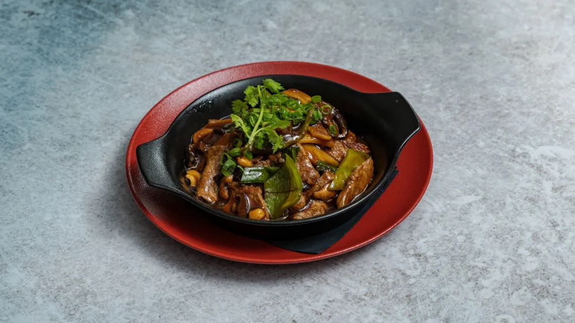 Crispy Chicken with Bamboo Shoots, Cashew Nuts and Shiitake Mushrooms