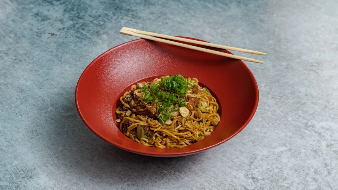 Crispy Duck with Egg Noodles and Vegetables 🌶
