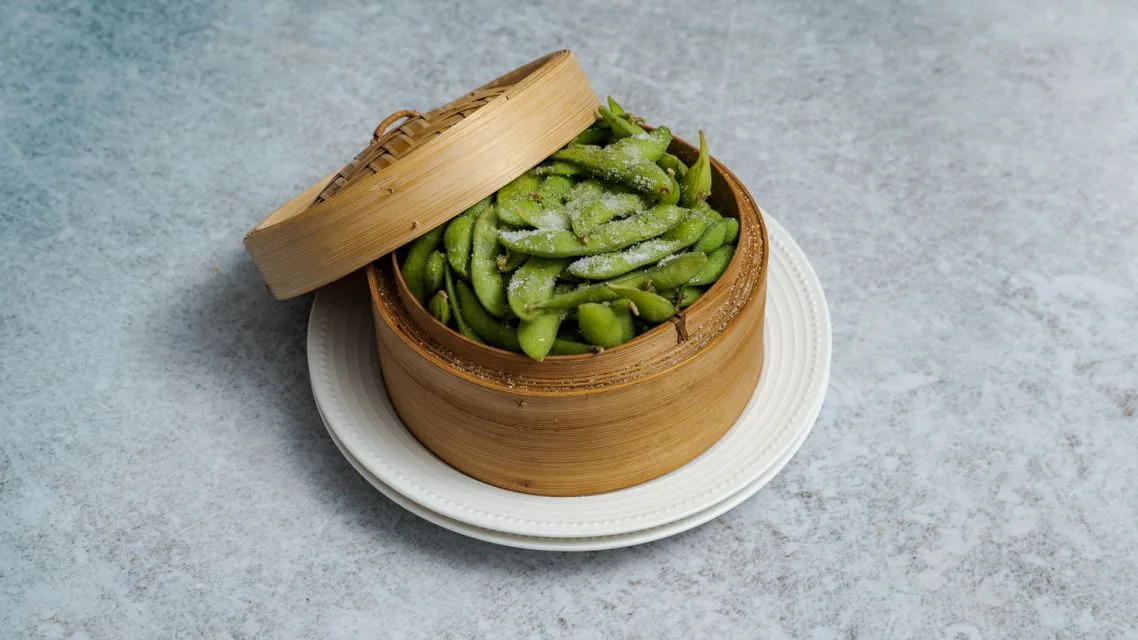 Steamed Edamame with Black Pepper