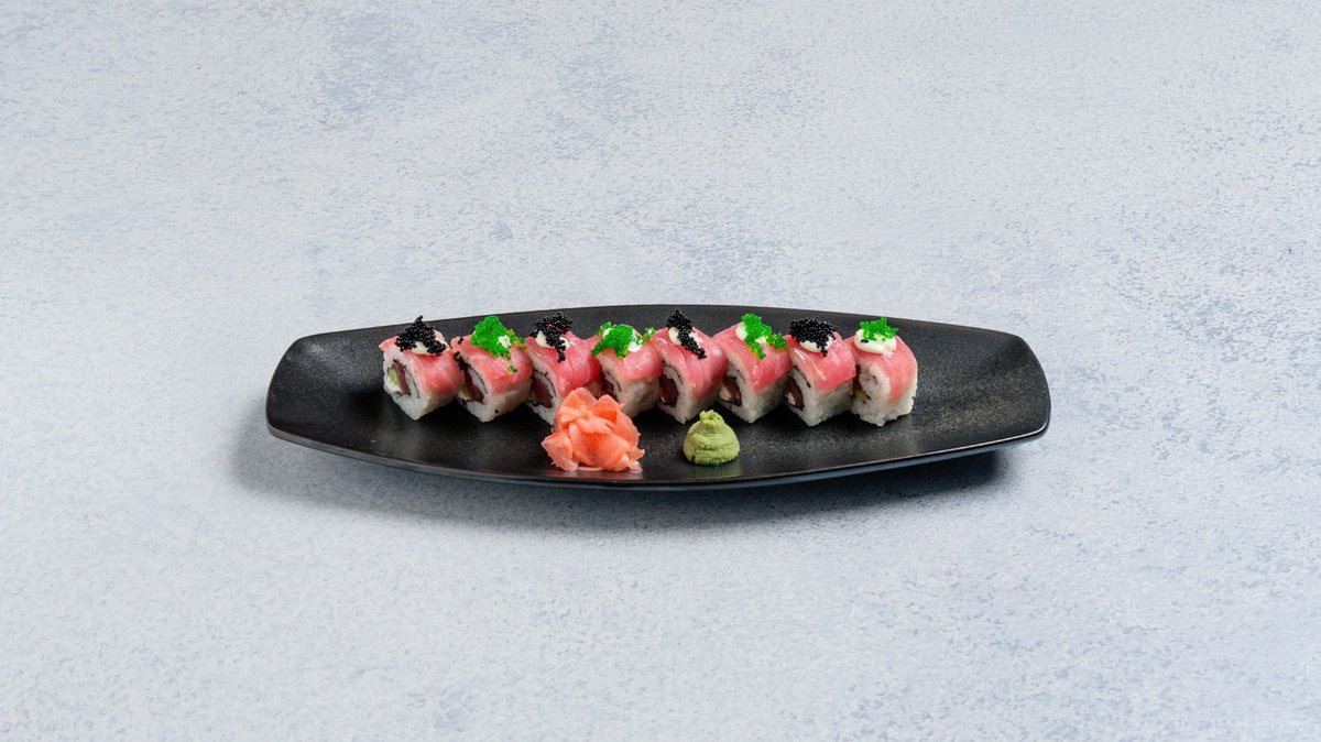 Tuna maki rolls