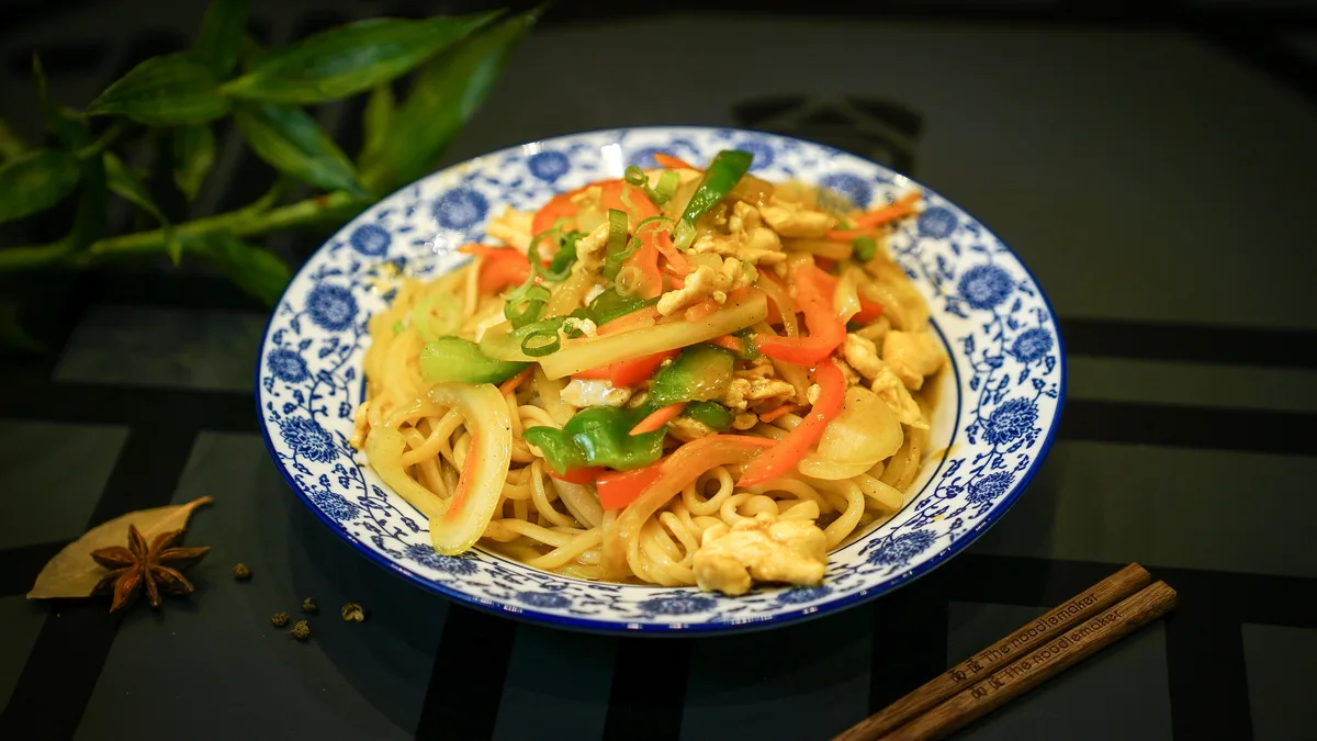 Hähnchenfleisch Lamian-Wok