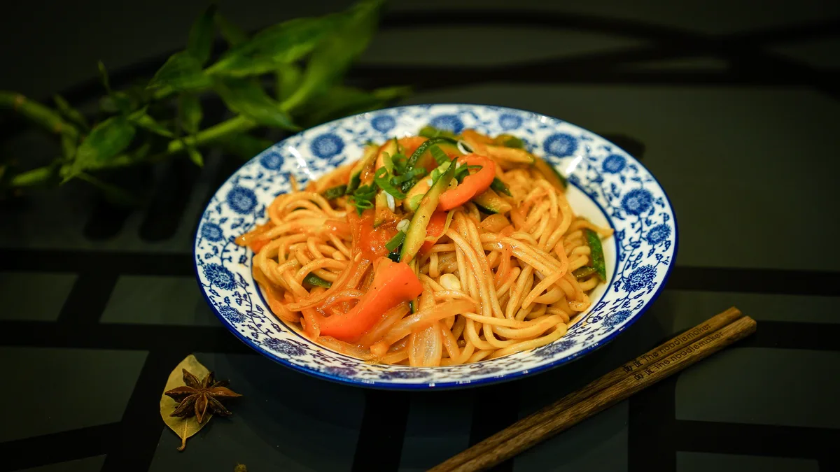 Vegetarischer Lamian-Wok