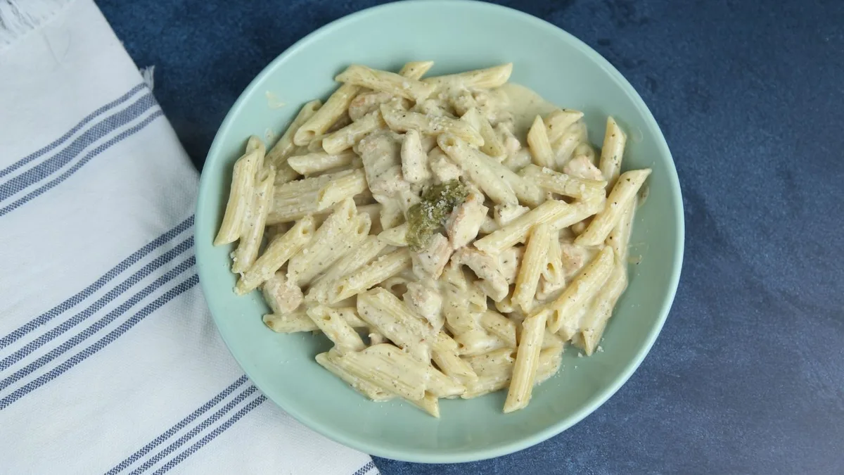Penne piletina pesto