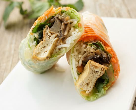 Grilled Beef Spring Roll (Gỏi Cuốn Thịt Bò)