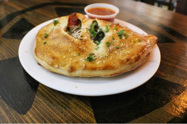 Large Calzone Pesto