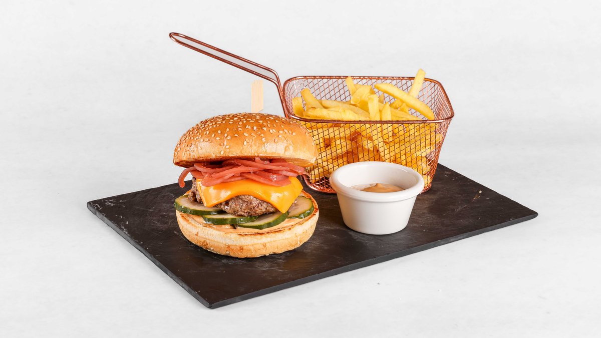 Dry-Aged Burger s krompirčkom