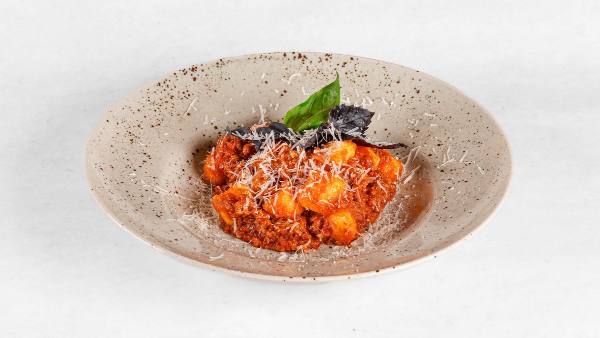 Njoki s hišno omako Bolognese
