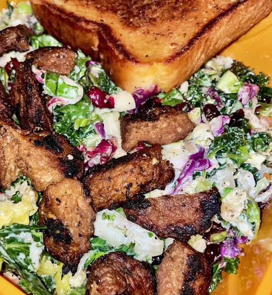 "Rabbit Food" Dinner Salad with Steak